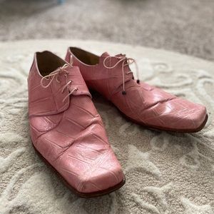 Mauri pink gator oxford derby